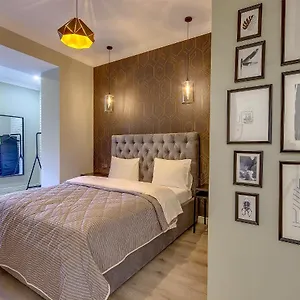 Opera Aparthotel