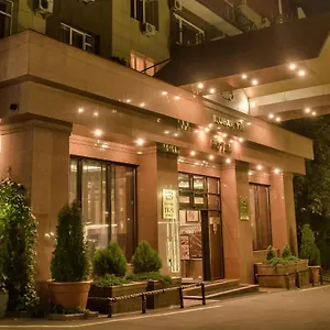 4* فندق أويوت ألماتي